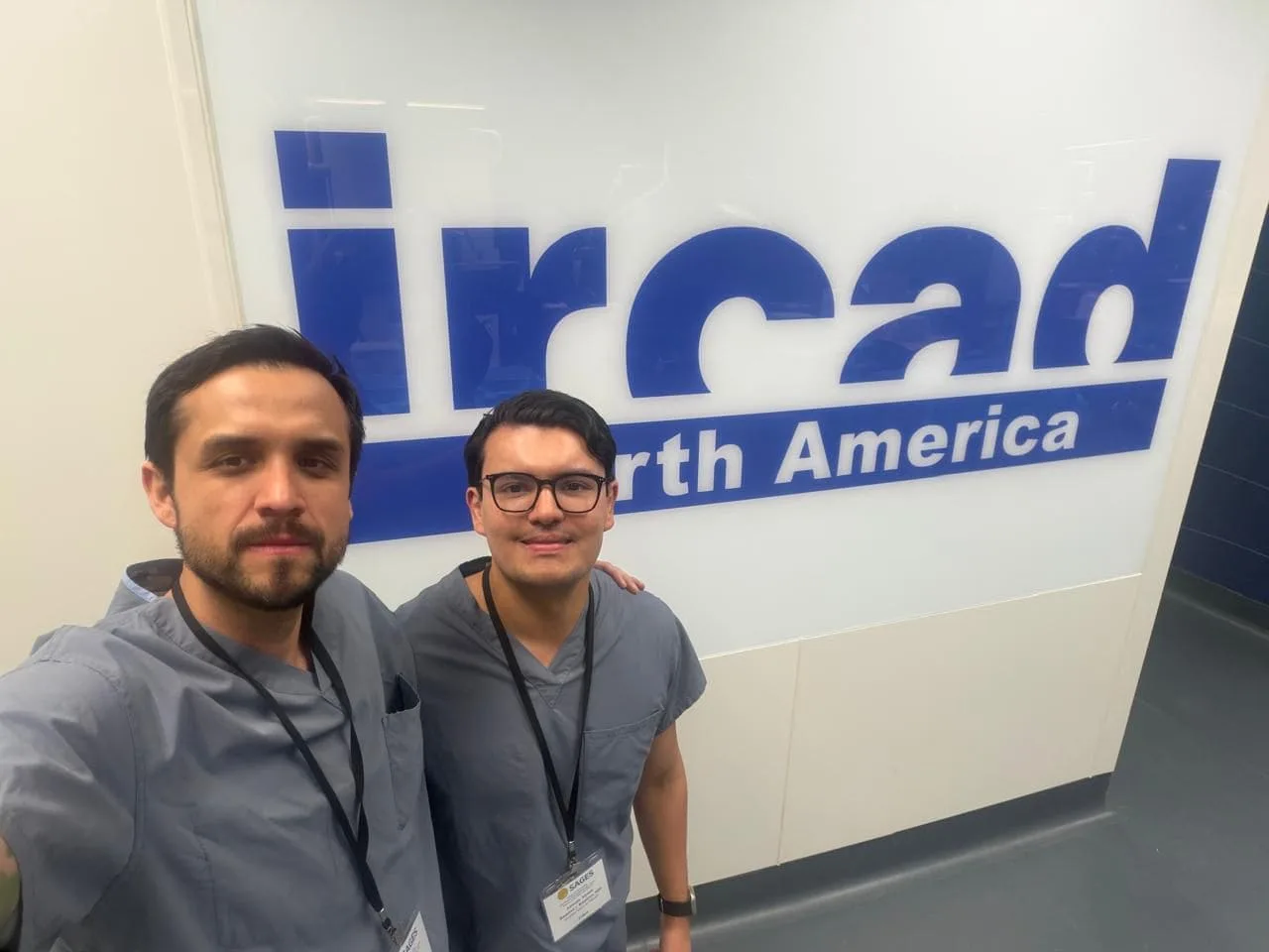 Dr. Fausto Jesús Dávila Zenteno en presentación médica